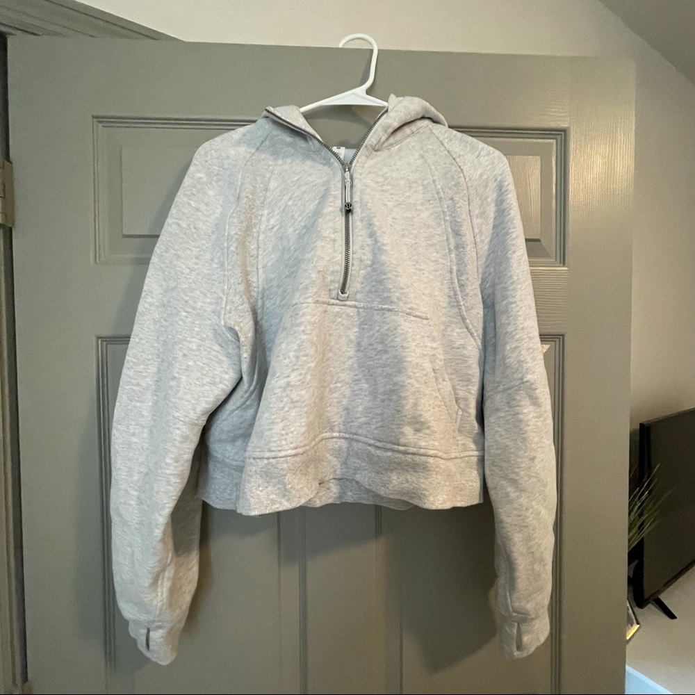 Lululemon scuba half zip size M/L